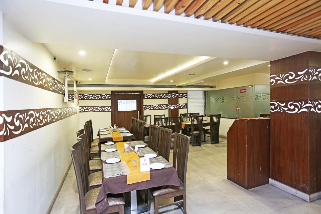 Oyo 6359 Hotel Mezbaan Regency Rāipur Exterior foto